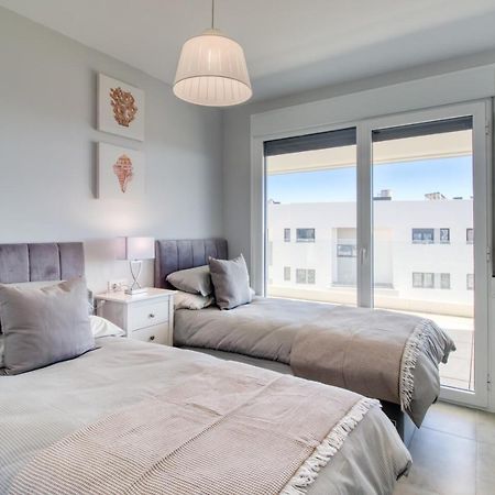 Newly Constructed 2 Bed Apartment With Sea Views Casares Bagian luar foto