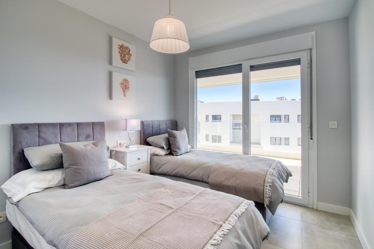 Newly Constructed 2 Bed Apartment With Sea Views Casares Bagian luar foto