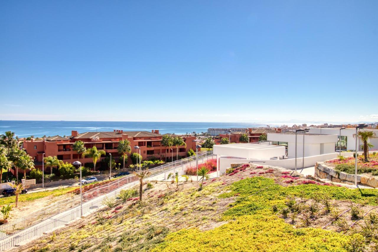 Newly Constructed 2 Bed Apartment With Sea Views Casares Bagian luar foto