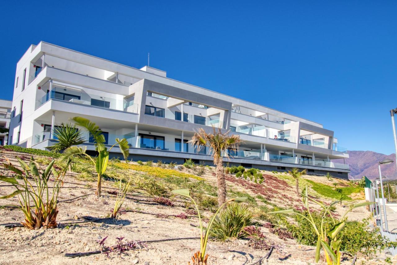 Newly Constructed 2 Bed Apartment With Sea Views Casares Bagian luar foto